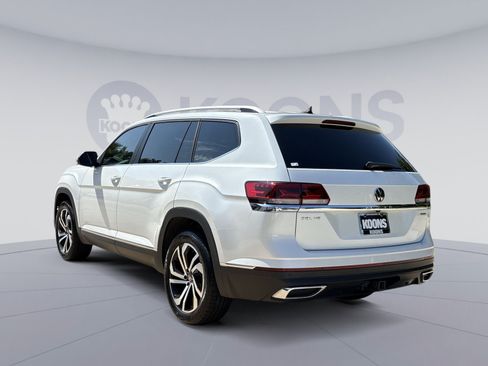 Used 2023 Volkswagen Atlas SEL AWD/4WD image 2