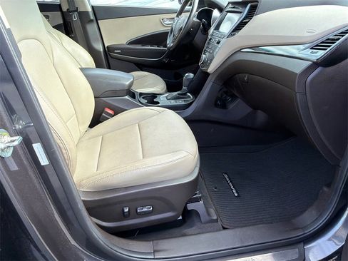 Used 2017 Hyundai Santa Fe Sport image 13
