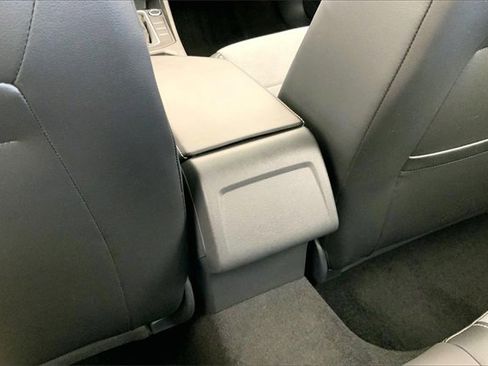 Used 2025 Volkswagen Jetta SE image 34