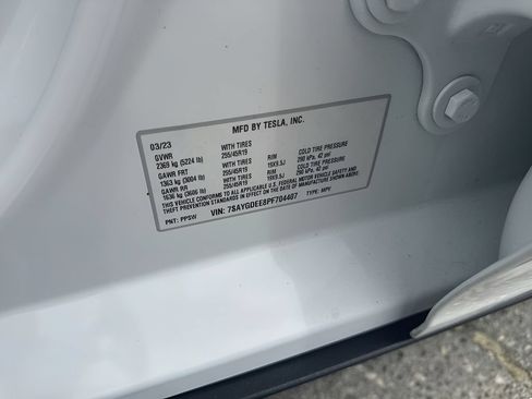 Used 2023 Tesla Model Y Long Range AWD/4WD image 38
