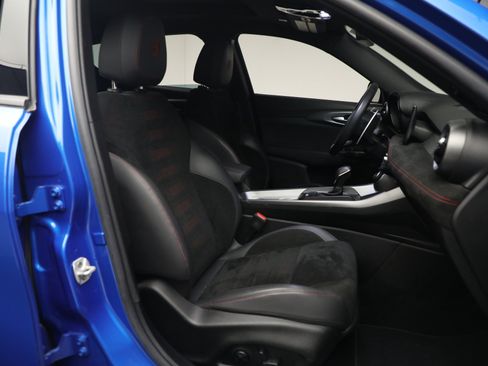 Used 2024 Alfa Romeo Tonale Veloce AWD/4WD image 17