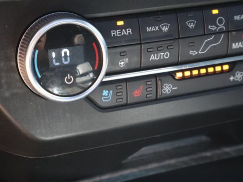 Used 2020 Ford Expedition Limited w/ Equipment Group 302A AWD/4WD image 39
