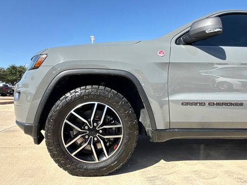 Used 2021 Jeep Grand Cherokee Trailhawk AWD/4WD image 5