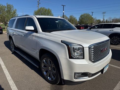 Used 2016 GMC Yukon XL Denali w/ Open Road Package AWD/4WD image 24