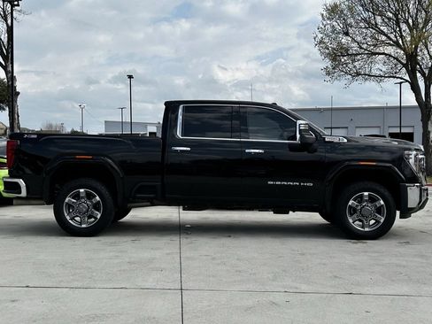 Used 2025 GMC Sierra 2500 SLT image 3