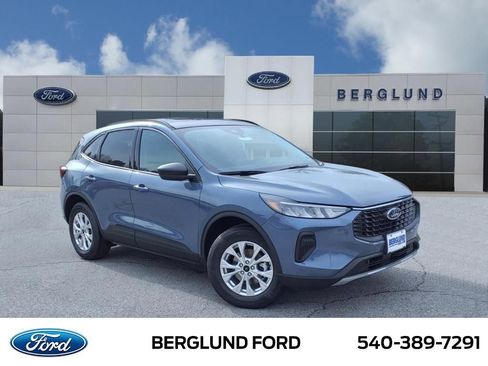 Used 2025 Ford Escape Active w/ Cold Weather Package image 1