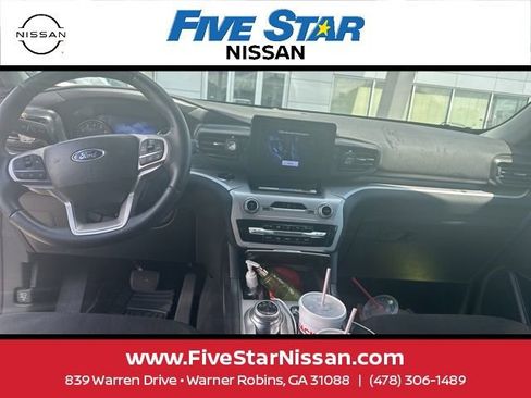 Used 2023 Ford Explorer XLT RWD image 9