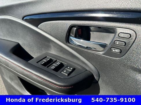 Certified 2025 Honda Ridgeline Black Edition image 23