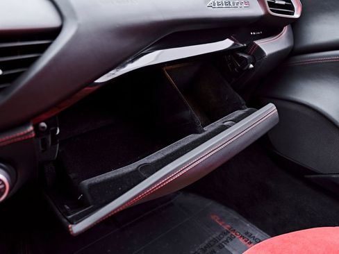 Used 2018 Ferrari 488 GTB RWD image 85