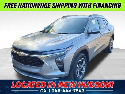 Used 2025 Chevrolet Trax LT w/ Sunroof Package