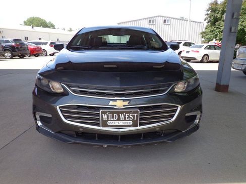 Used 2016 Chevrolet Malibu LT w/ Leather Package FWD image 2