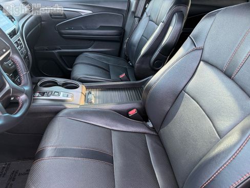 Used 2023 Honda Passport TrailSport image 12