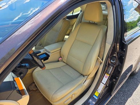 Used 2013 Lexus ES 300h w/ Premium Pkg FWD image 13
