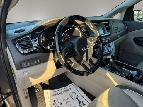 Used 2018 Kia Sedona SX FWD image 19