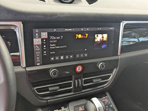 Used 2023 Porsche Macan image 15