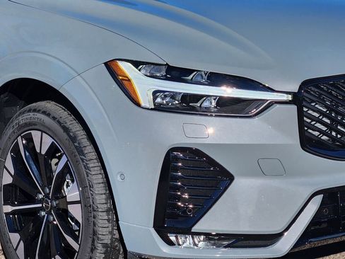 New 2026 Volvo XC60 B5 Plus w/ Climate Package image 27