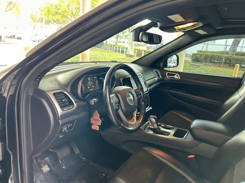 Used 2019 Jeep Grand Cherokee Altitude AWD/4WD image 7