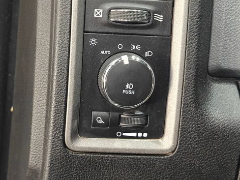 Used 2019 RAM 1500 ST w/ SXT Plus Group AWD/4WD image 37