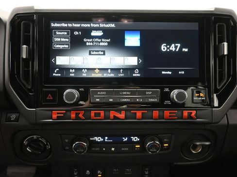 Used 2025 Nissan Frontier PRO-4X w/ Pro Convenience Package image 9