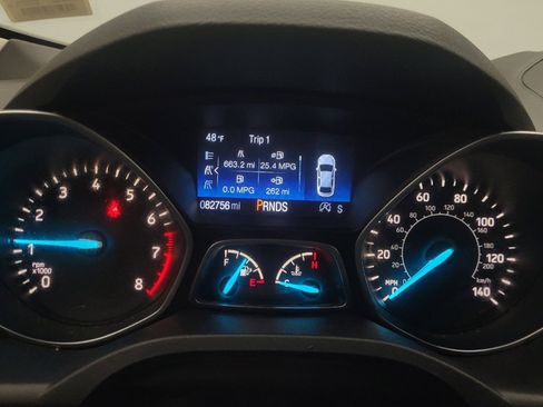 Used 2017 Ford Escape SE w/ SE Cold Weather Package AWD/4WD image 23