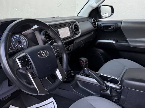 Used 2017 Toyota Tacoma SR5 w/ Tow Package AWD/4WD image 13