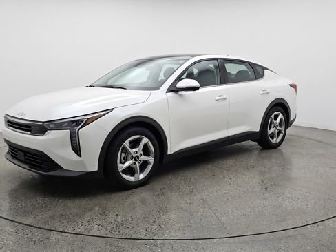 Used 2025 Kia K4 FWD image 3