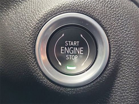 Used 2021 Chevrolet Silverado 1500 High Country w/ Technology Package image 17