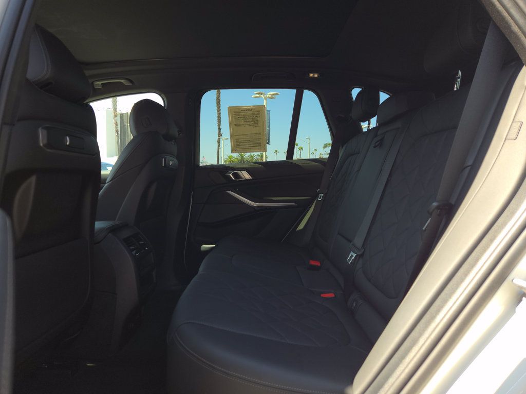 Used 2024 BMW X5 sDrive40i w/ M Sport Package RWD image 10