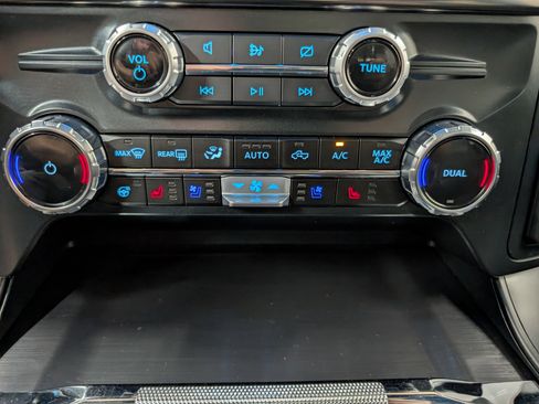 Used 2024 Ford F150 Lariat AWD/4WD image 17