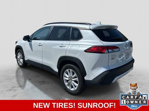 Used 2024 Toyota Corolla Cross LE w/ Moonroof Package AWD/4WD image 4