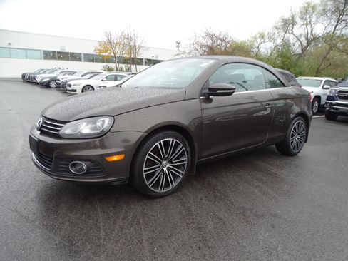 Used 2015 Volkswagen Eos Final Edition image 2