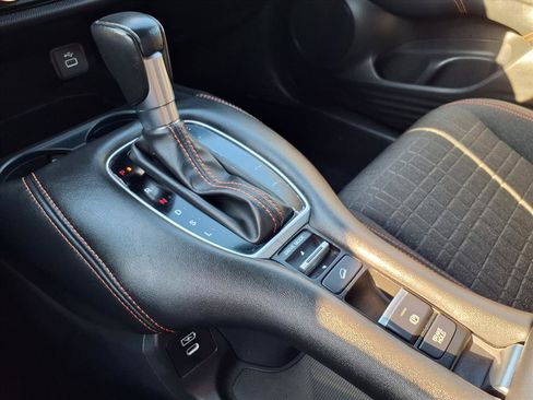 Used 2024 Honda HR-V Sport image 11