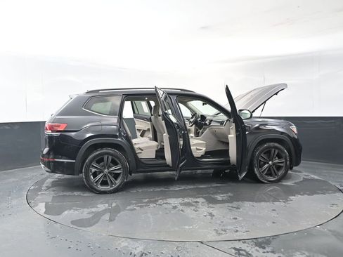 Used 2021 Volkswagen Atlas SE w/ Panoramic Sunroof Package image 30