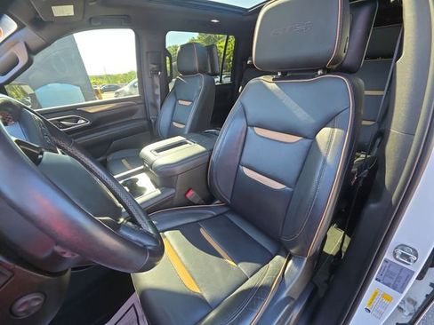 Used 2021 GMC Yukon XL AT4 w/ AT4 Premium Plus Package AWD/4WD image 11