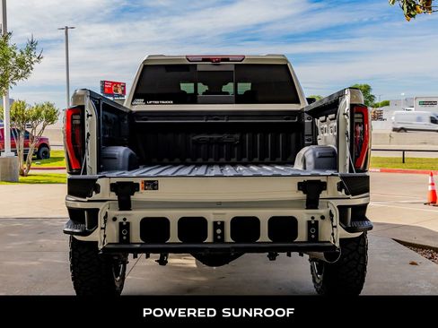 Used 2024 GMC Sierra 2500 AT4 w/ AT4 Premium Plus Package image 9