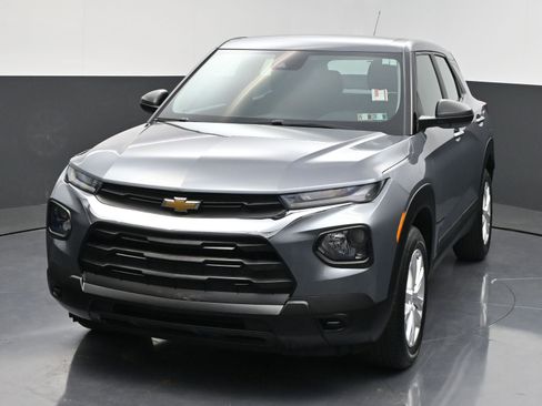 Used 2022 Chevrolet TrailBlazer LS w/ LPO, Blackout Package AWD/4WD image 3