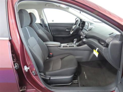 Used 2025 Nissan Sentra SV FWD image 34