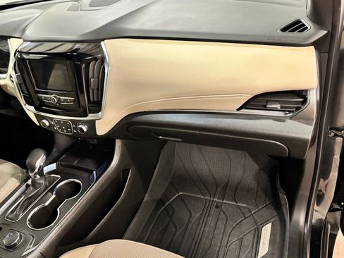 Used 2023 Chevrolet Traverse LS FWD image 20