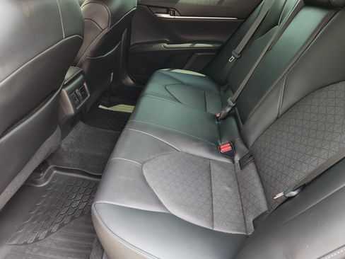 Used 2022 Toyota Camry XSE FWD image 32