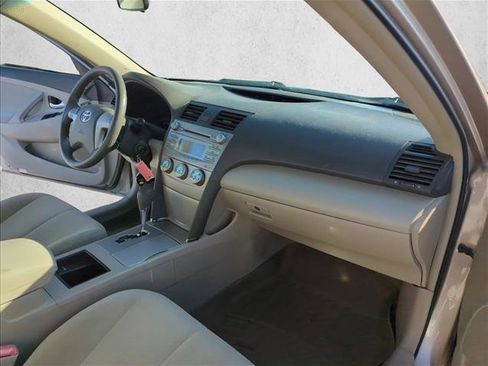 Used 2009 Toyota Camry LE image 25