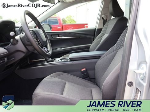 Used 2026 Toyota Camry LE FWD image 22