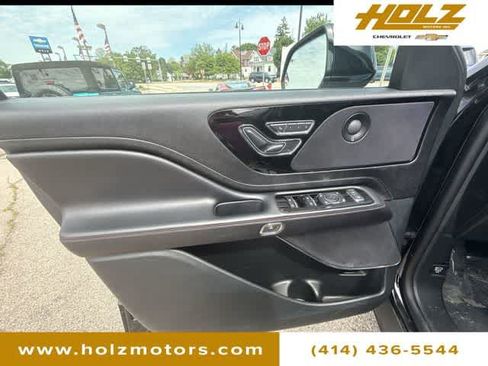 Used 2024 Lincoln Aviator Reserve AWD/4WD image 23