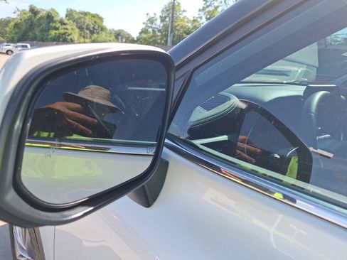 Used 2023 Toyota Highlander Platinum FWD image 14