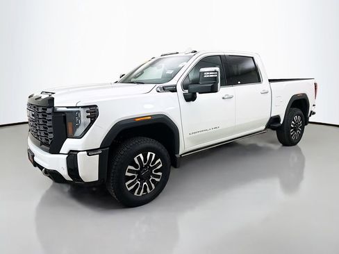 Used 2025 GMC Sierra 2500 Denali Ultimate w/ LPO, GMC Protection Package AWD/4WD image 4