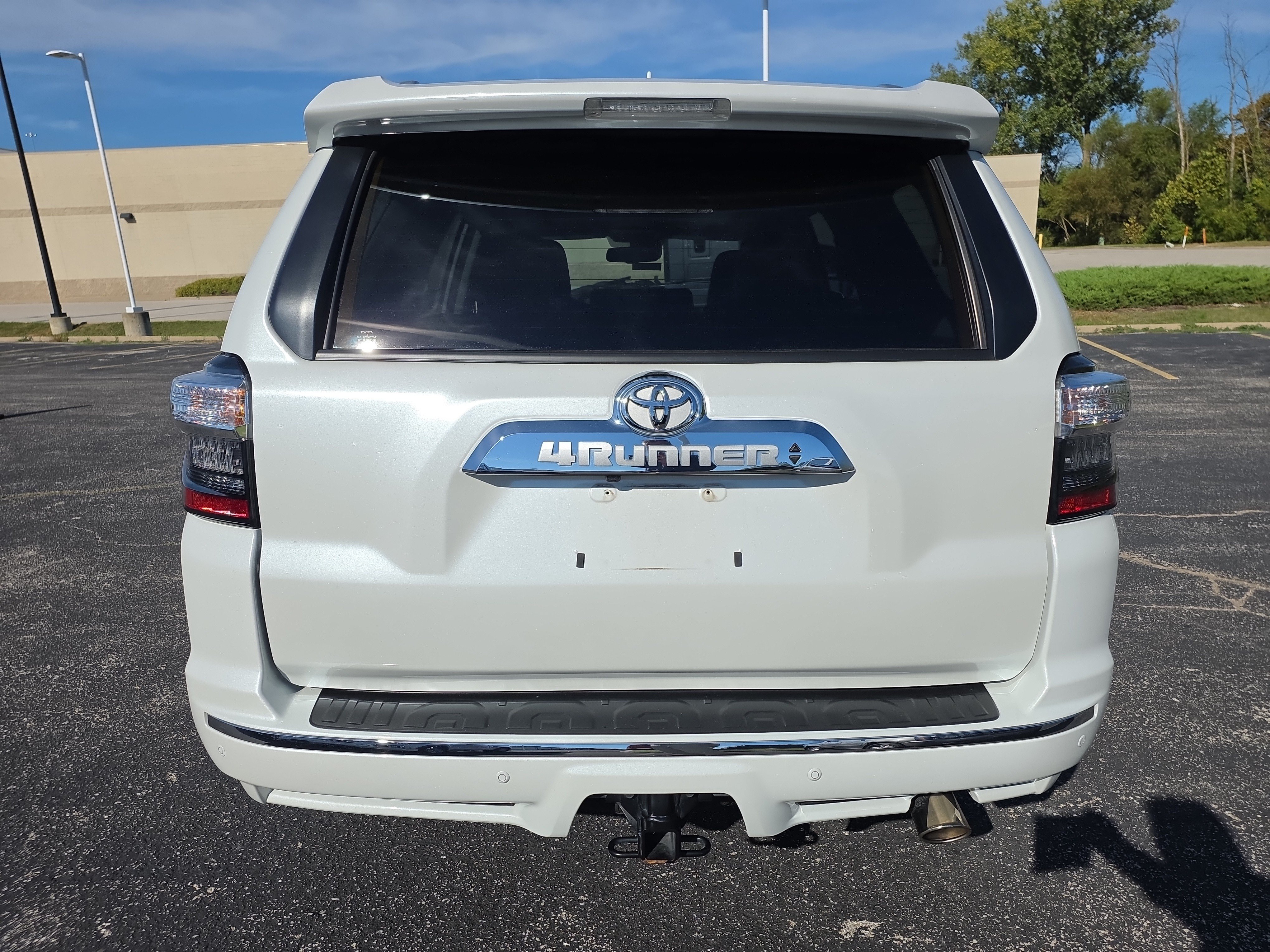Used 2024 Toyota 4Runner Limited AWD/4WD image 5