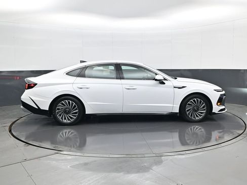 Certified 2025 Hyundai Sonata SEL image 4