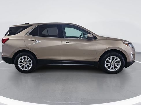 Used 2018 Chevrolet Equinox LT AWD/4WD image 2