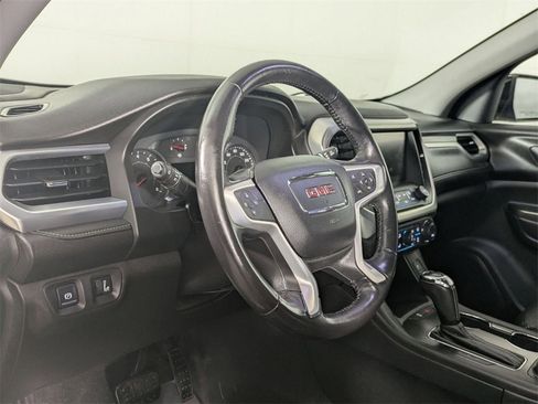 Used 2018 GMC Acadia SLT image 11