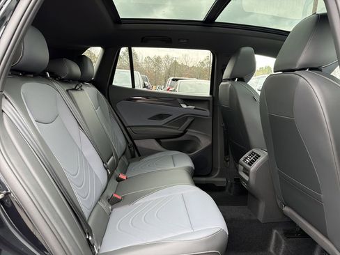 New 2026 Volkswagen Tiguan SE R-Line FWD image 17