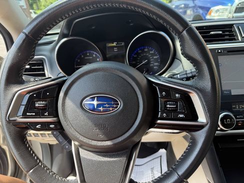 Used 2019 Subaru Outback 2.5i Limited AWD/4WD image 16